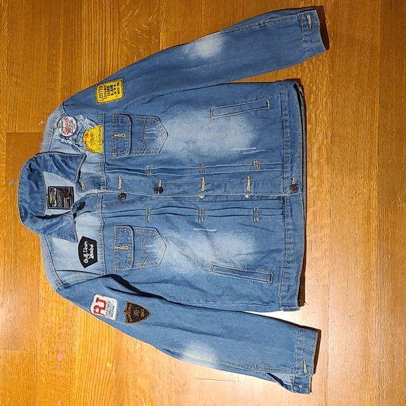 Fashion distressed denim jacket - Picture 1 of 6